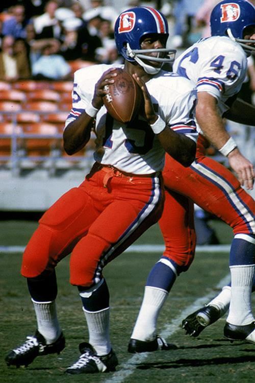 Marlin Briscoe playing for Denver Broncos